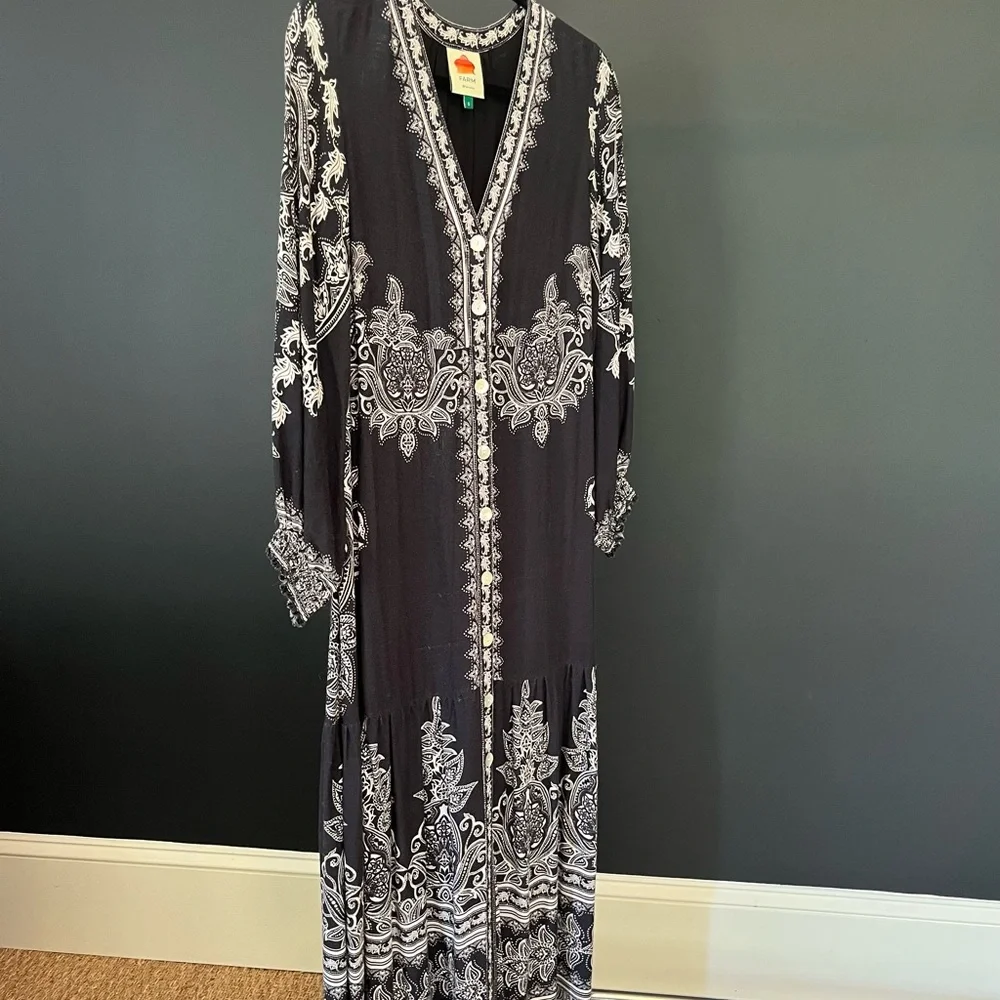 FARM Rio Black & White Paisley Maxi Dress - Picture 4 of 14